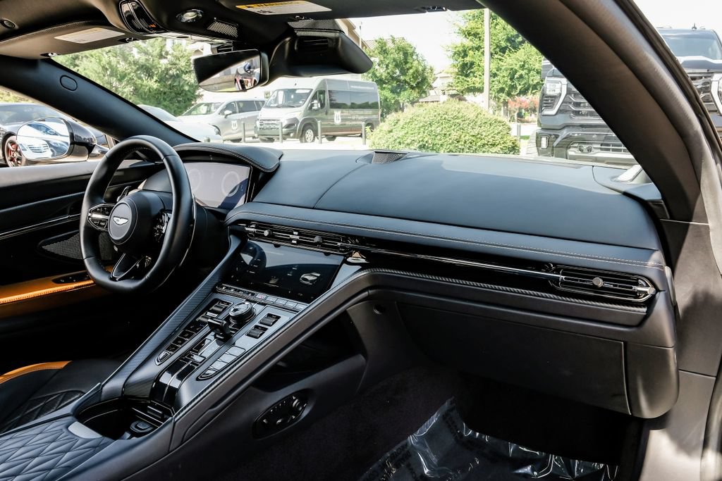 Used 2024 Aston Martin DB12 Coupe RWD image 8