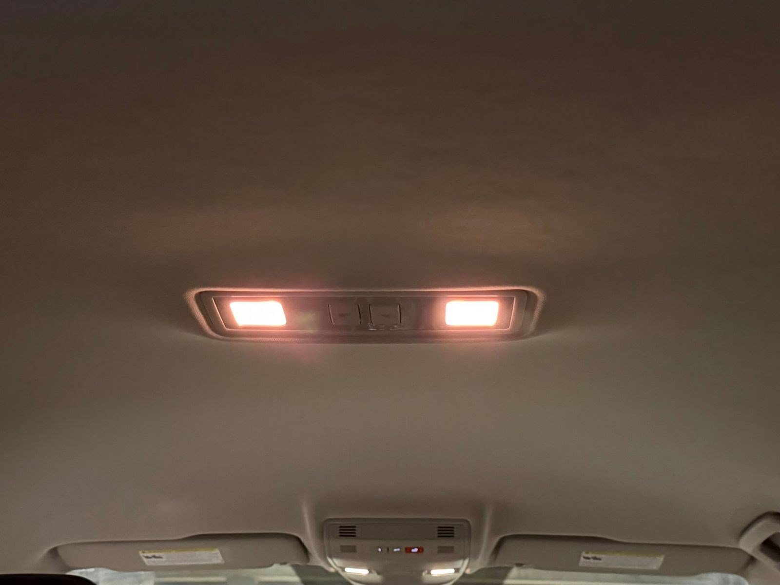 Used 2025 Volkswagen Taos SE FWD image 17