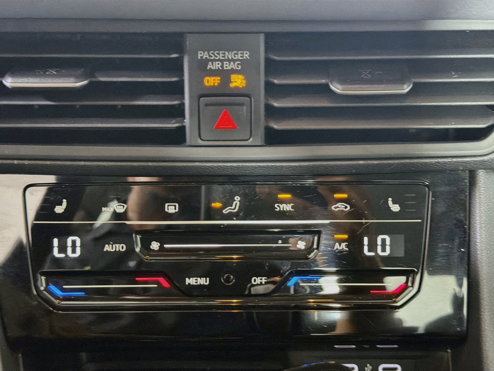 Used 2025 Volkswagen Jetta SE FWD image 22