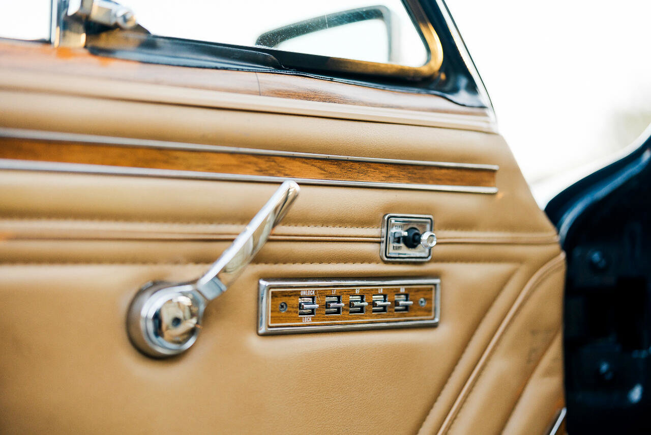 Used 1987 Jeep Grand Wagoneer image 96