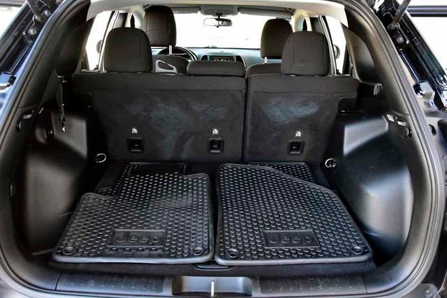 Used 2020 Jeep Cherokee Latitude w/ Cold Weather Group image 28