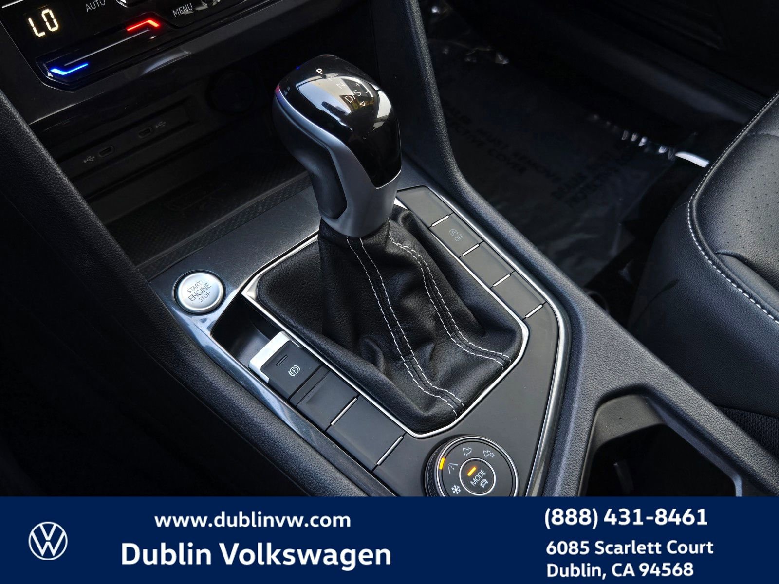 Used 2024 Volkswagen Tiguan SE image 17