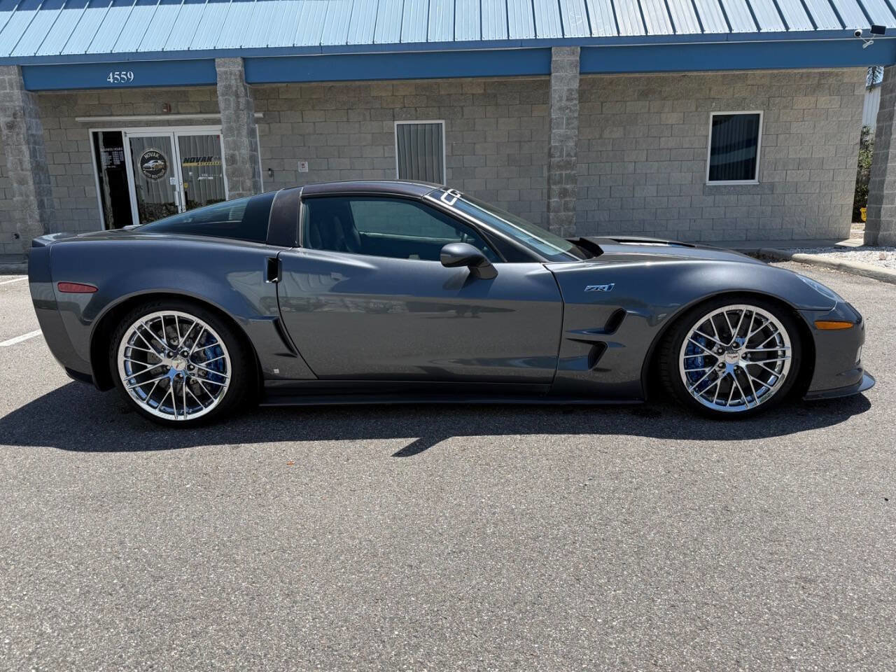 Used 2009 Chevrolet Corvette ZR1 w/ Preferred Equipment Group RWD image 10