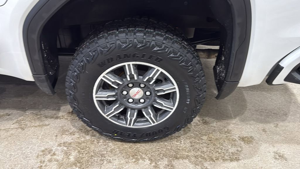 Used 2024 GMC Sierra 1500 AT4 w/ AT4 Premium Package image 9
