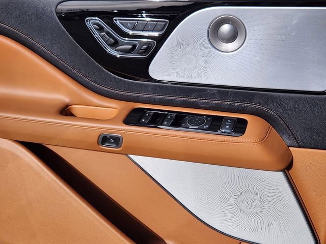 Certified 2025 Lincoln Aviator Black Label w/ Black Label Special Edition image 11