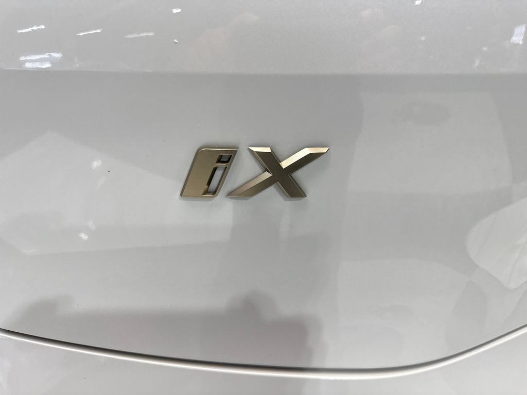 Used 2024 BMW iX xDrive50 w/ Premium Package AWD/4WD image 23