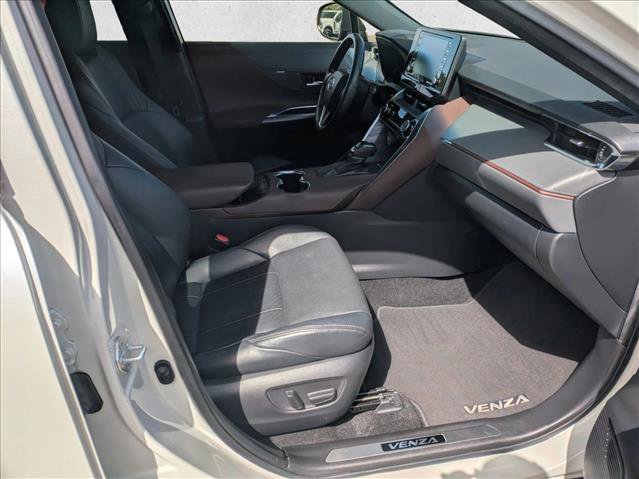 Used 2021 Toyota Venza XLE w/ Softex Package AWD/4WD image 18