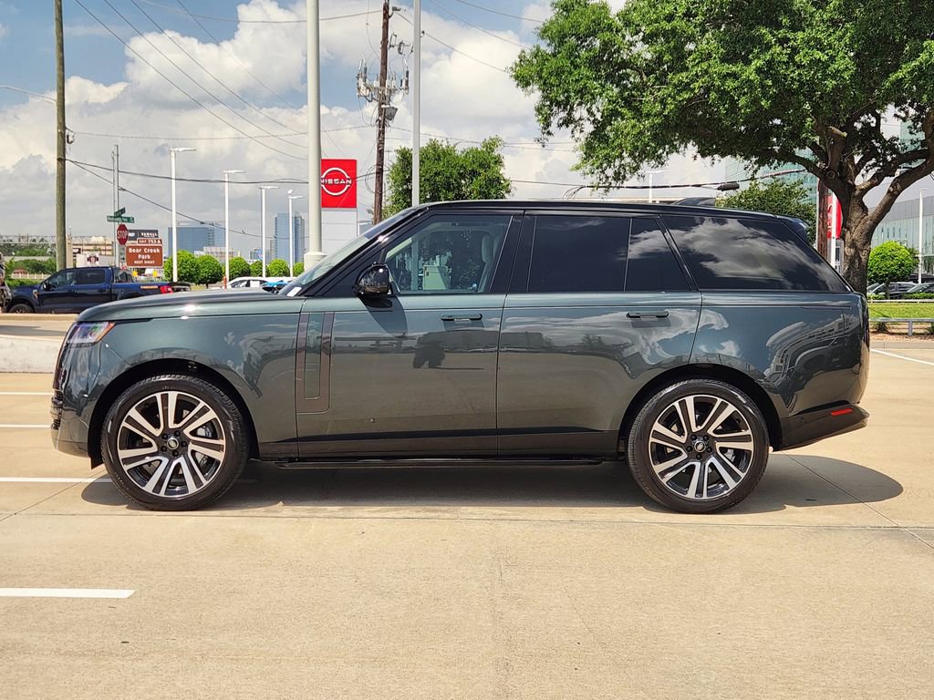 Used 2023 Land Rover Range Rover SE image 4