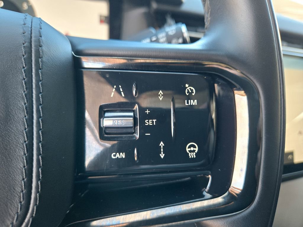 Used 2025 Land Rover Range Rover Velar Dynamic SE image 16