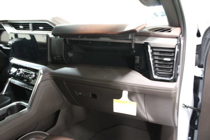 New 2026 GMC Sierra 1500 Denali w/ Denali Reserve Package AWD/4WD image 30