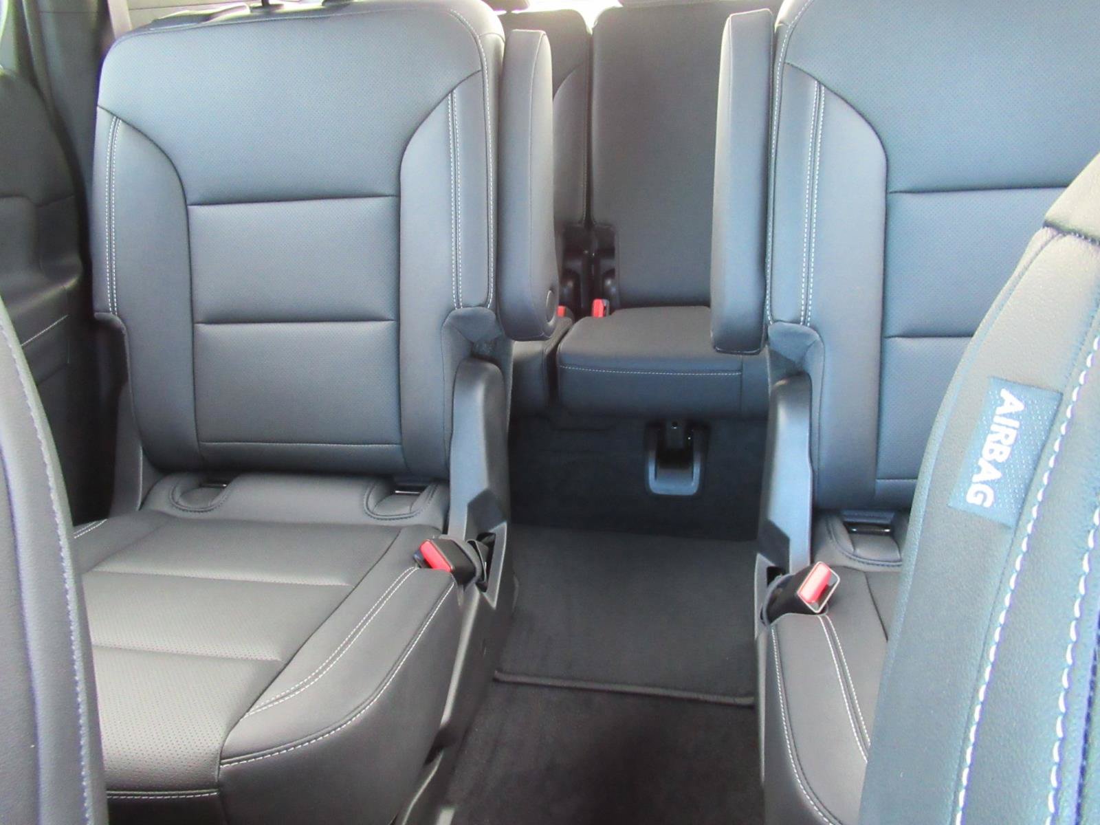 Used 2024 Chevrolet Traverse LT w/ Enhanced Driving Package FWD image 37