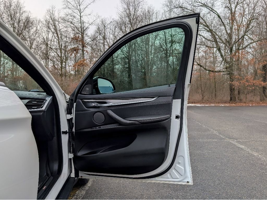 Used 2019 BMW X6 xDrive35i w/ Premium Package image 12