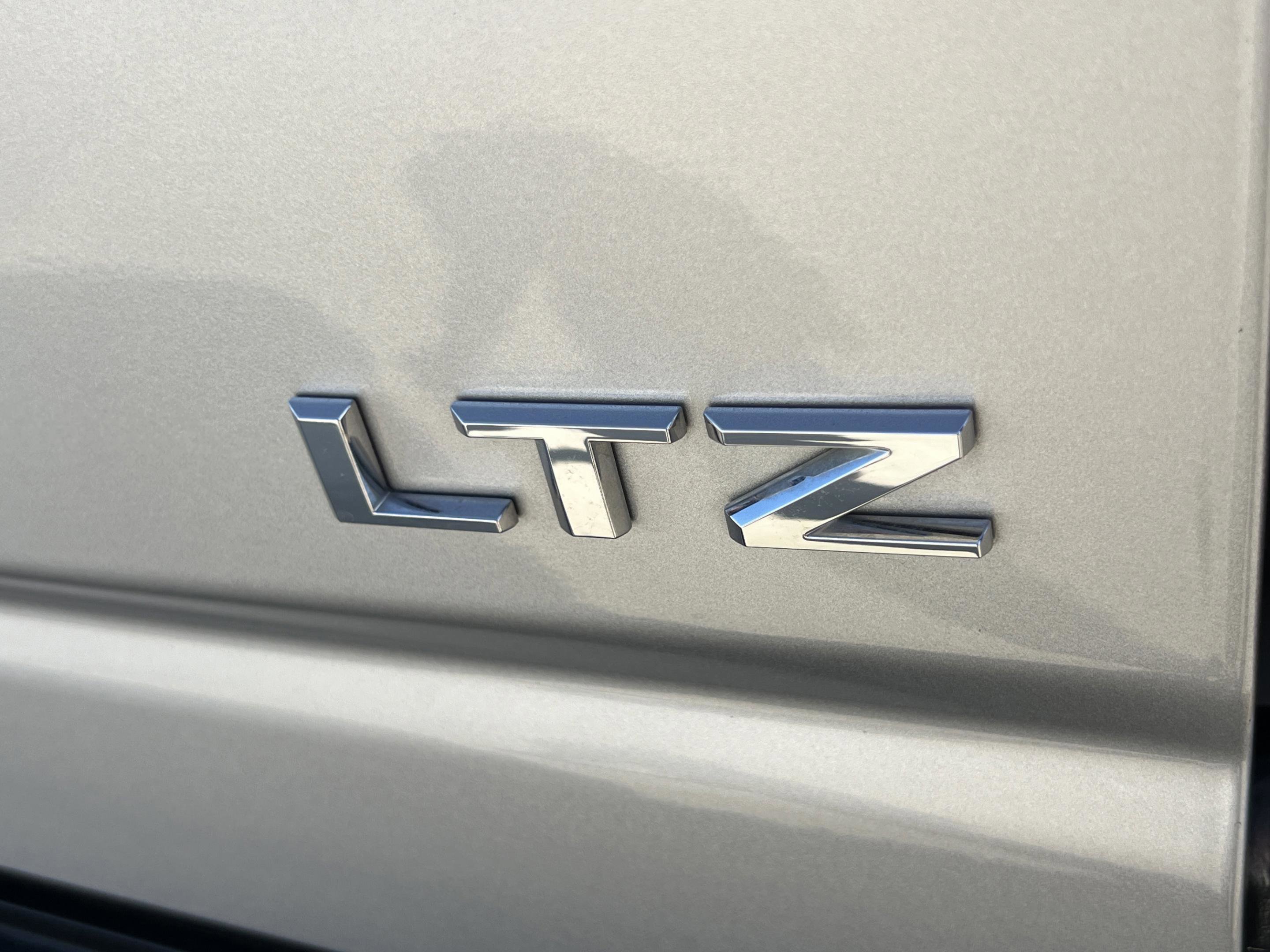 Used 2023 Chevrolet Silverado 2500 LTZ w/ LTZ Premium Package image 13