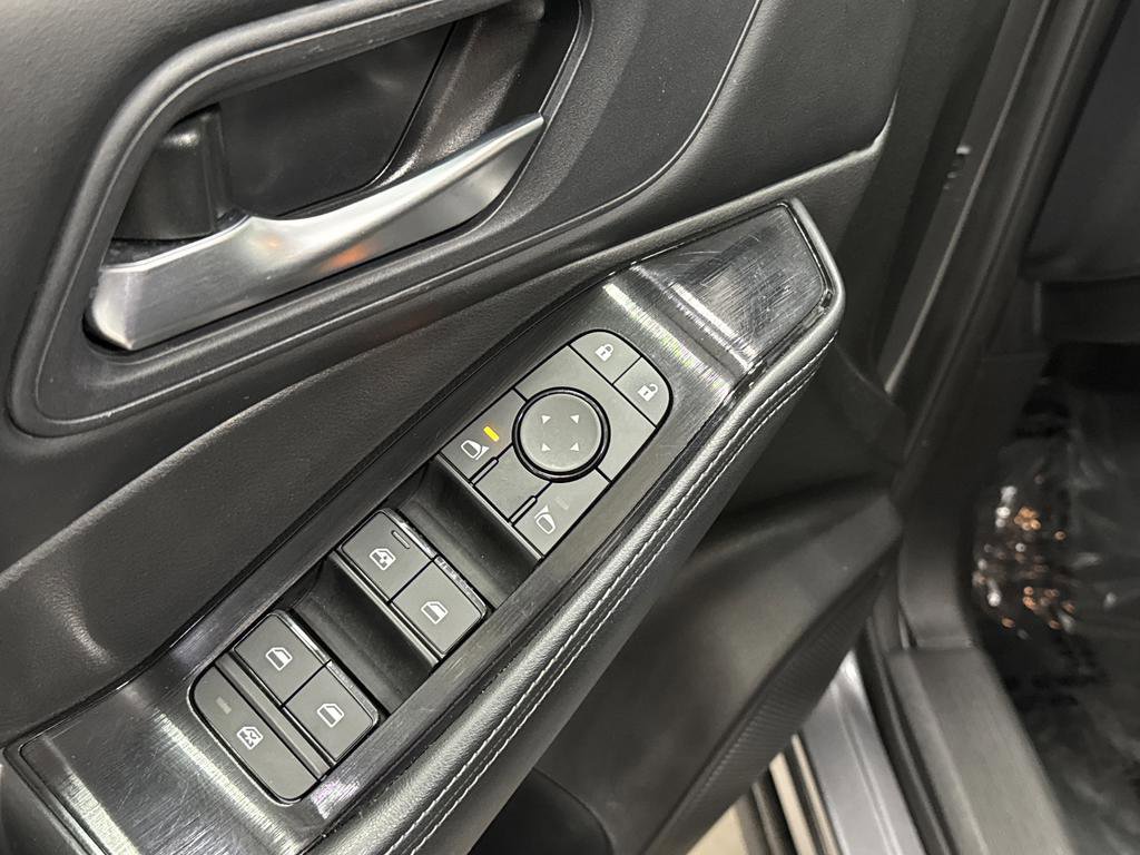 Used 2024 Nissan Rogue SV image 25