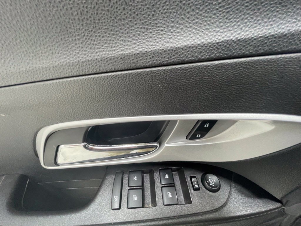 Used 2015 Chevrolet Equinox LS FWD image 13