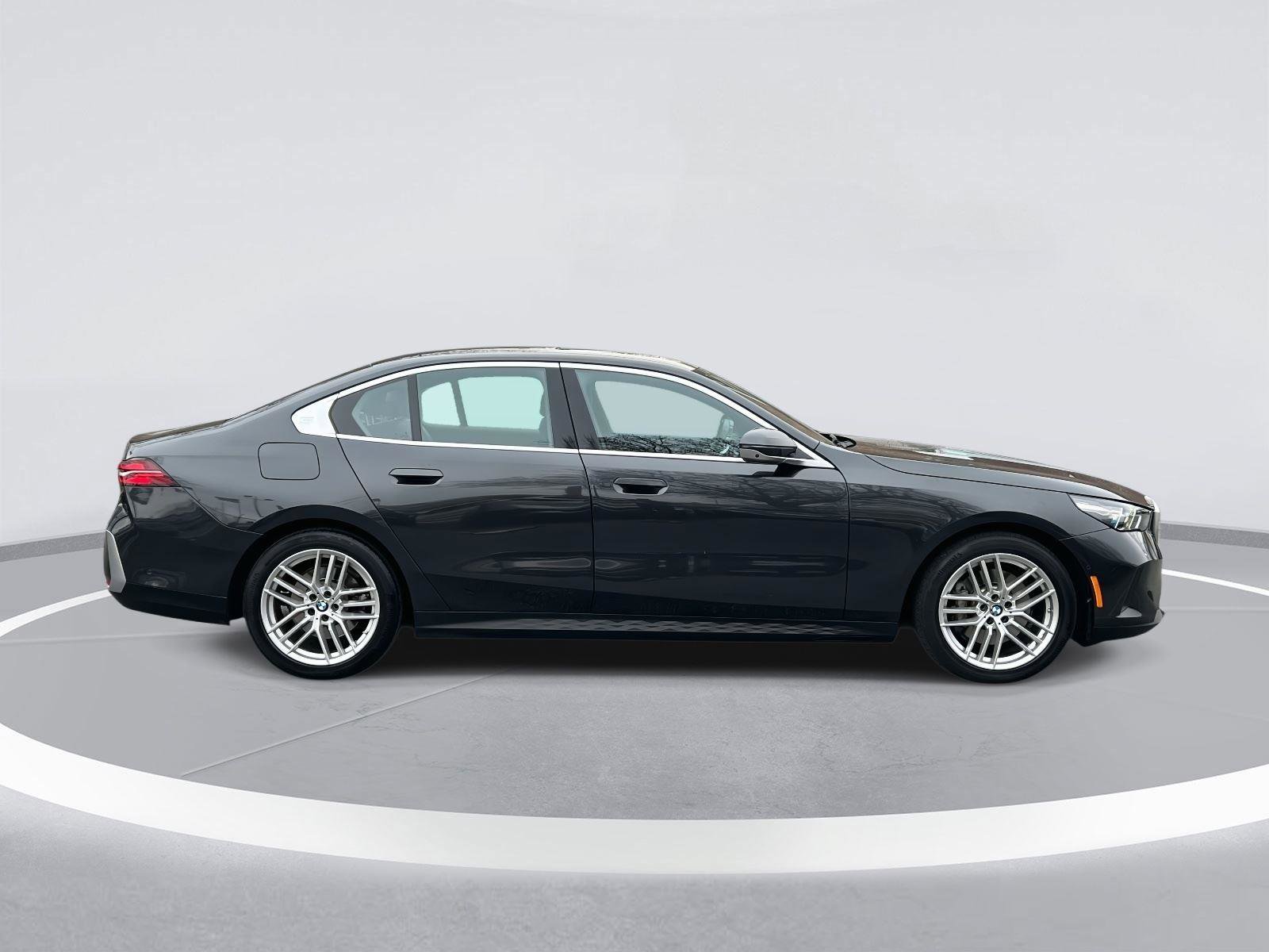 Used 2024 BMW 530i xDrive w/ Premium Package image 5