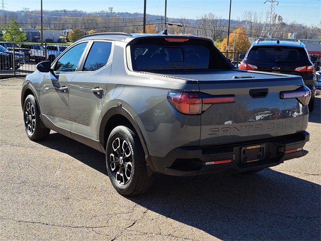 Used 2022 Hyundai Santa Cruz SEL Premium image 3