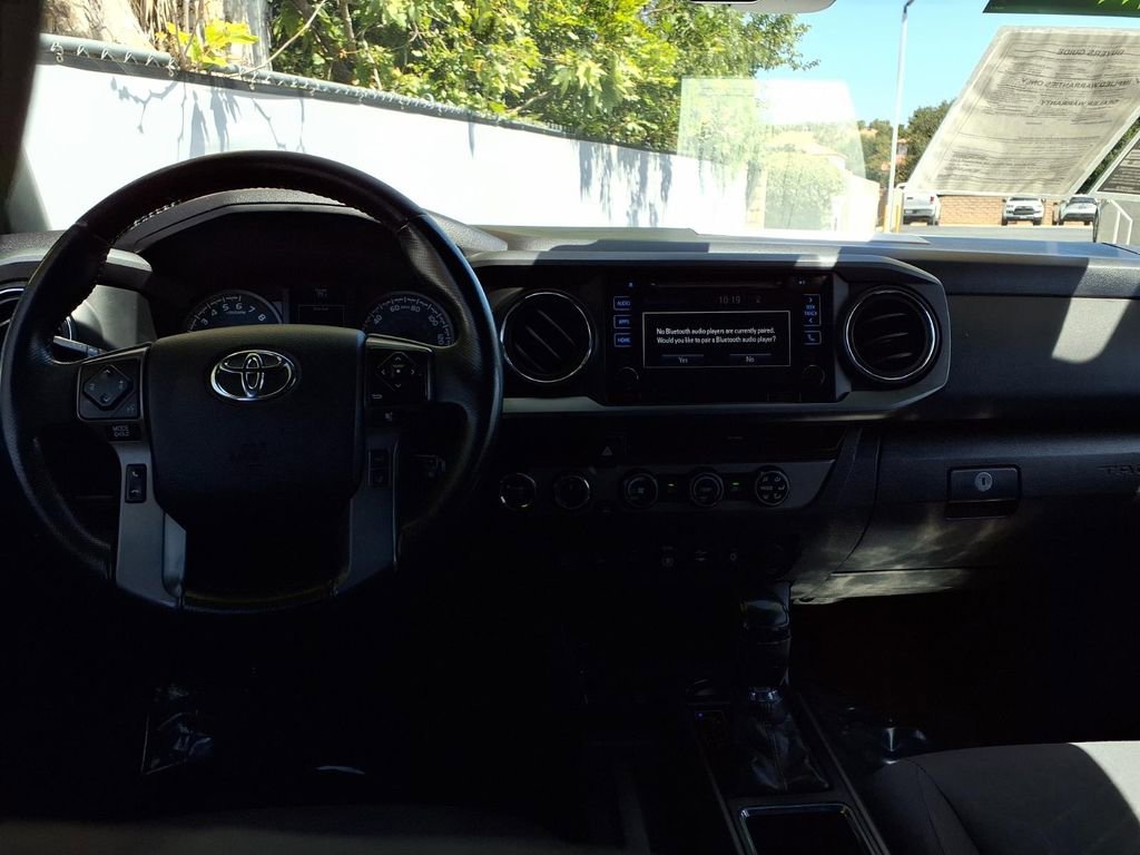 Certified 2018 Toyota Tacoma TRD Off-Road w/ Technology Package AWD/4WD image 20