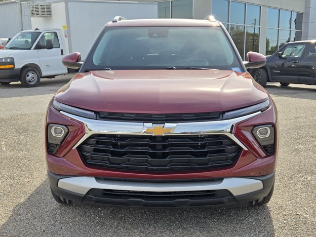Used 2025 Chevrolet TrailBlazer LT FWD image 2