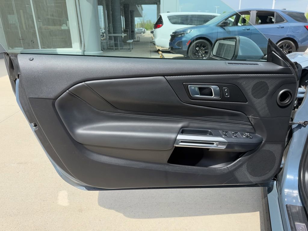 Used 2025 Ford Mustang Premium RWD image 17