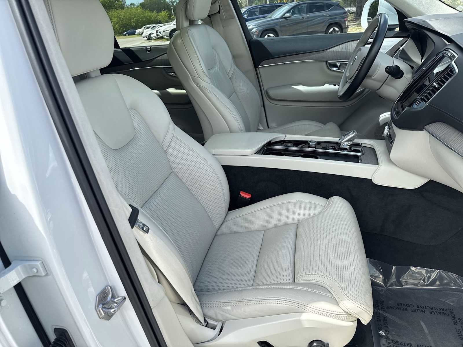 Used 2022 Volvo XC90 T8 Inscription image 21