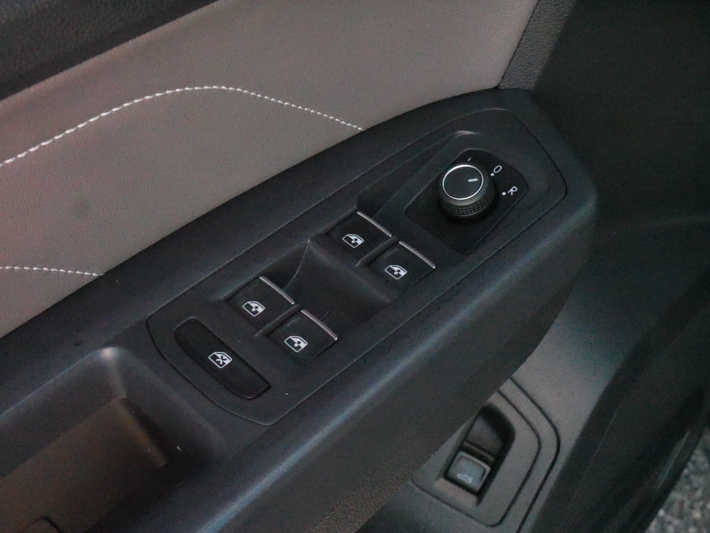 Used 2021 Volkswagen Atlas SEL AWD/4WD image 19