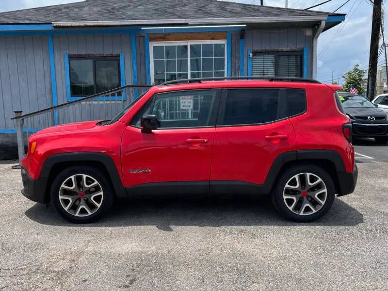 Used 2015 Jeep Renegade Latitude FWD image 9