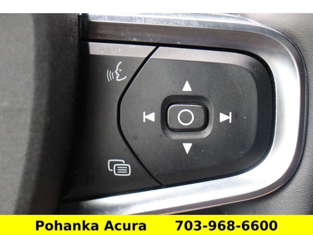 Used 2022 Volvo XC40 T5 R-Design w/ Advanced Package image 13