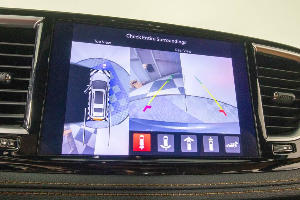 Used 2021 Chrysler Pacifica Pinnacle FWD image 24
