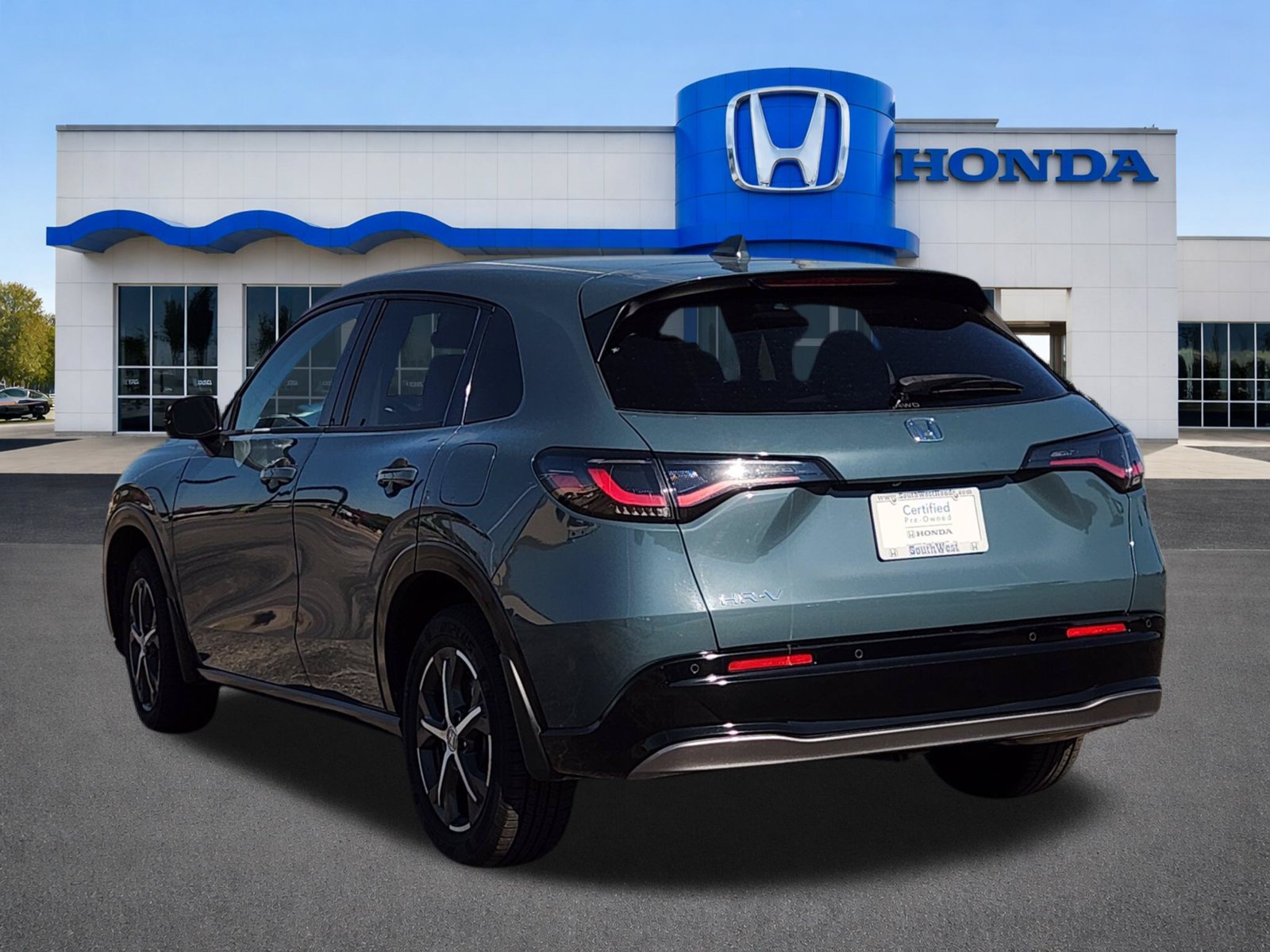 Certified 2024 Honda HR-V EX-L image 4