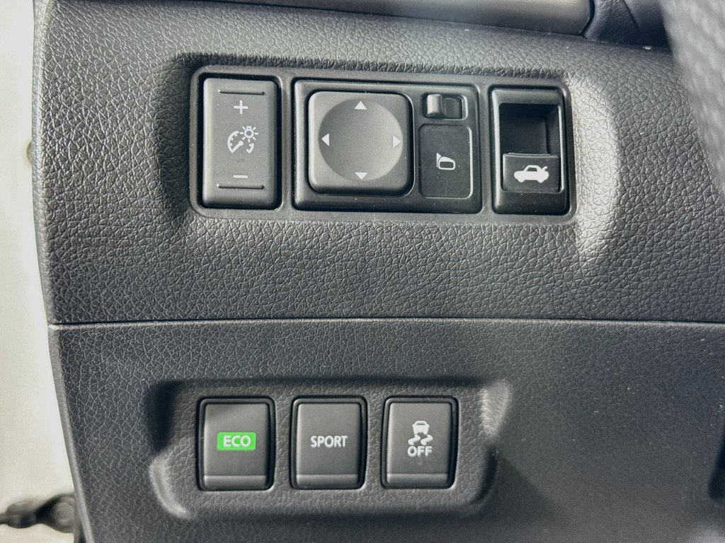 Used 2018 Nissan Sentra S w/ S Midnight Style Package FWD image 10