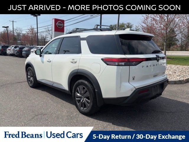 Certified 2023 Nissan Pathfinder SV w/ SV Premium Package image 3