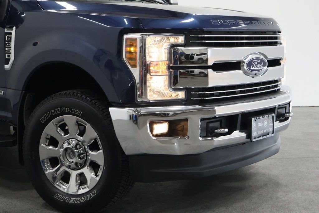 Used 2019 Ford F350 Lariat w/ Chrome Package image 3