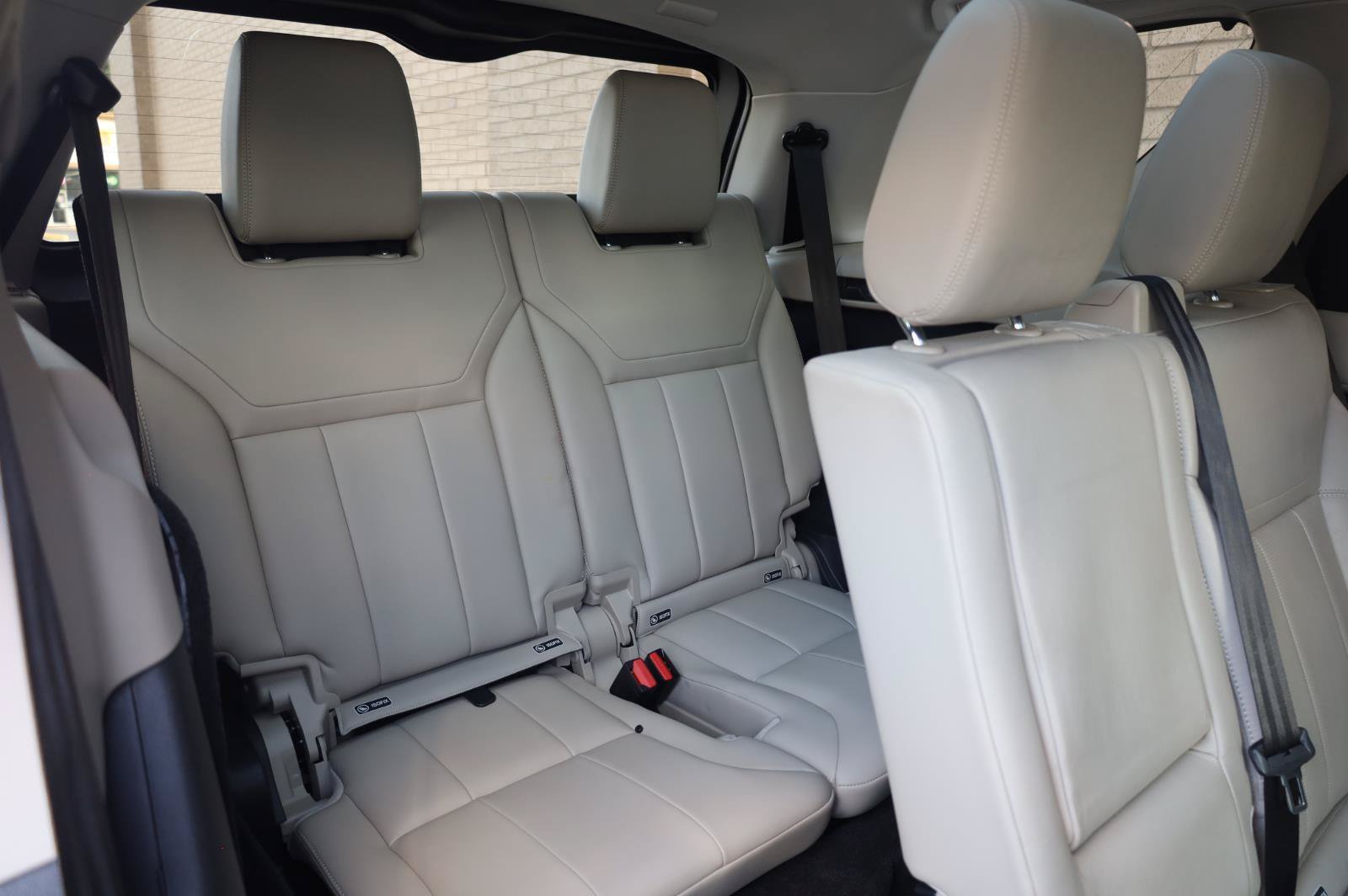 Used 2019 Land Rover Discovery SE AWD/4WD image 28