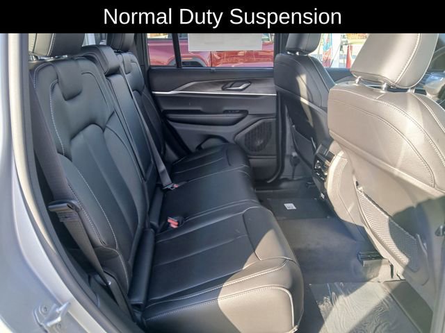 New 2025 Jeep Grand Cherokee Limited image 17