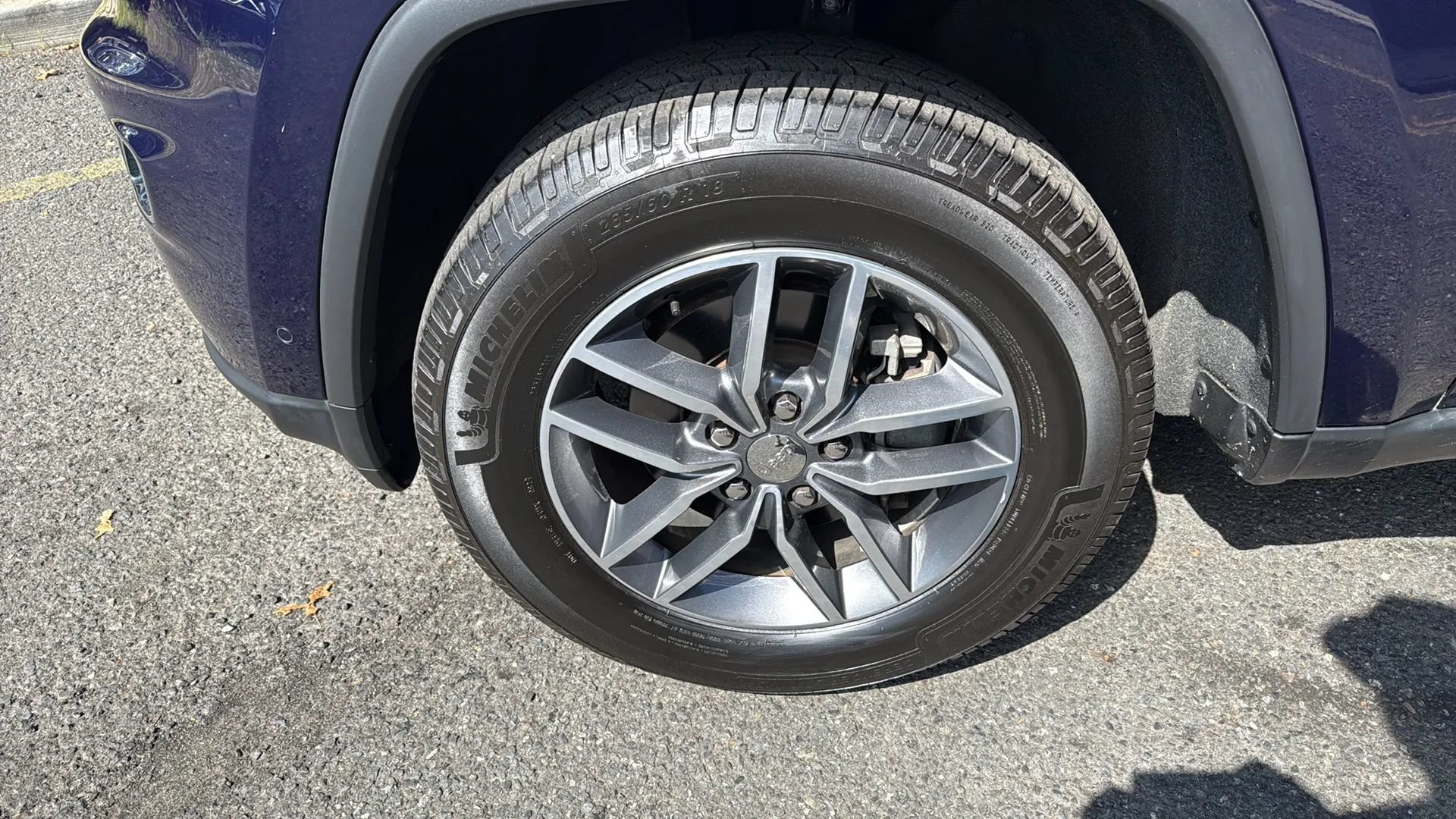 Used 2018 Jeep Grand Cherokee Limited AWD/4WD image 9
