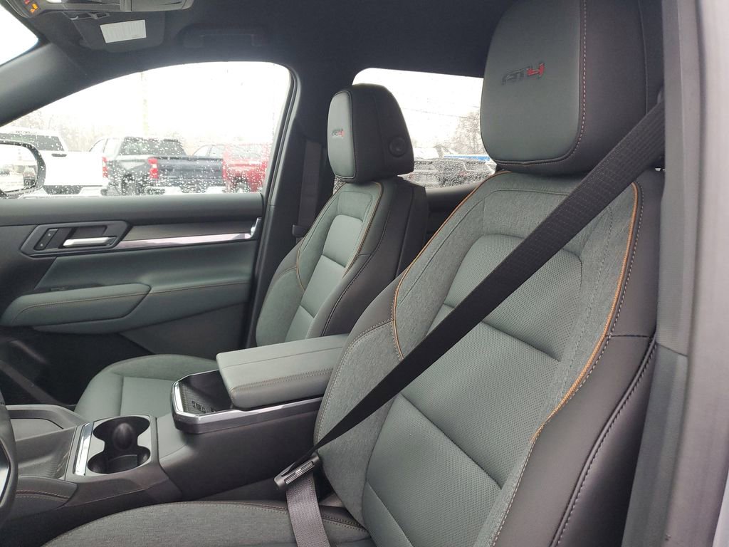 New 2026 GMC Terrain AT4 w/ LPO, Black Badging Package image 16