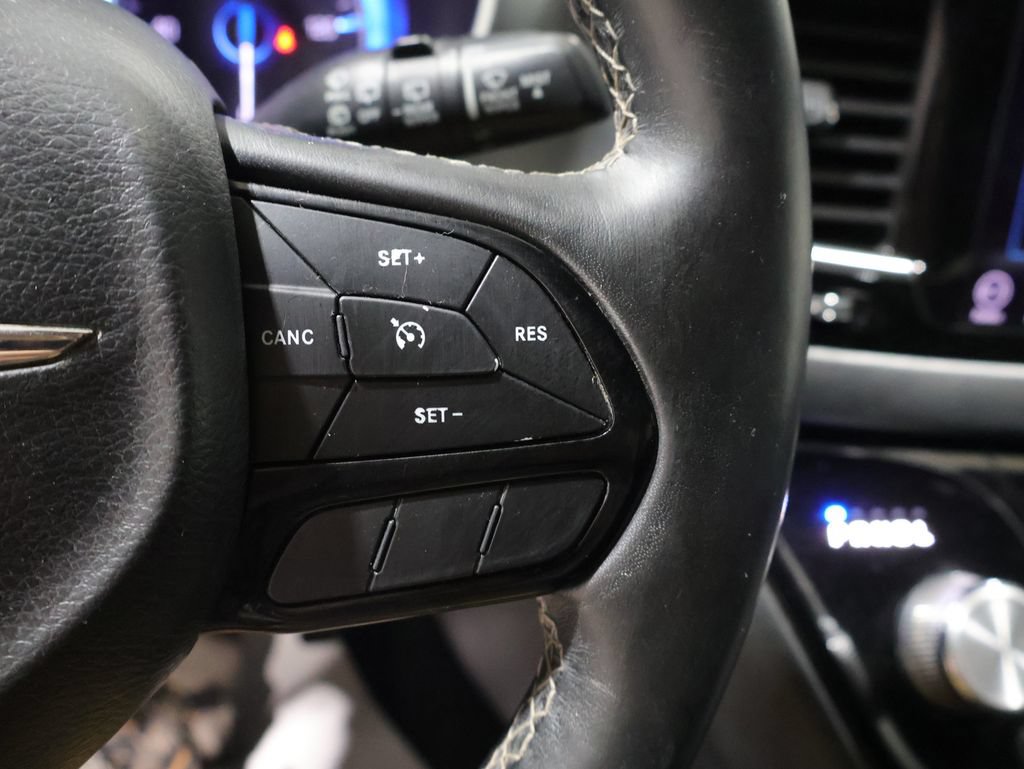Used 2019 Chrysler Pacifica Touring-L Plus w/ S Appearance Package FWD image 32