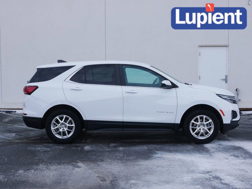 Used 2022 Chevrolet Equinox LT image 2