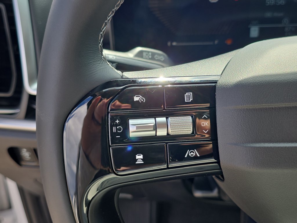 New 2026 Kia Sorento LX FWD image 30