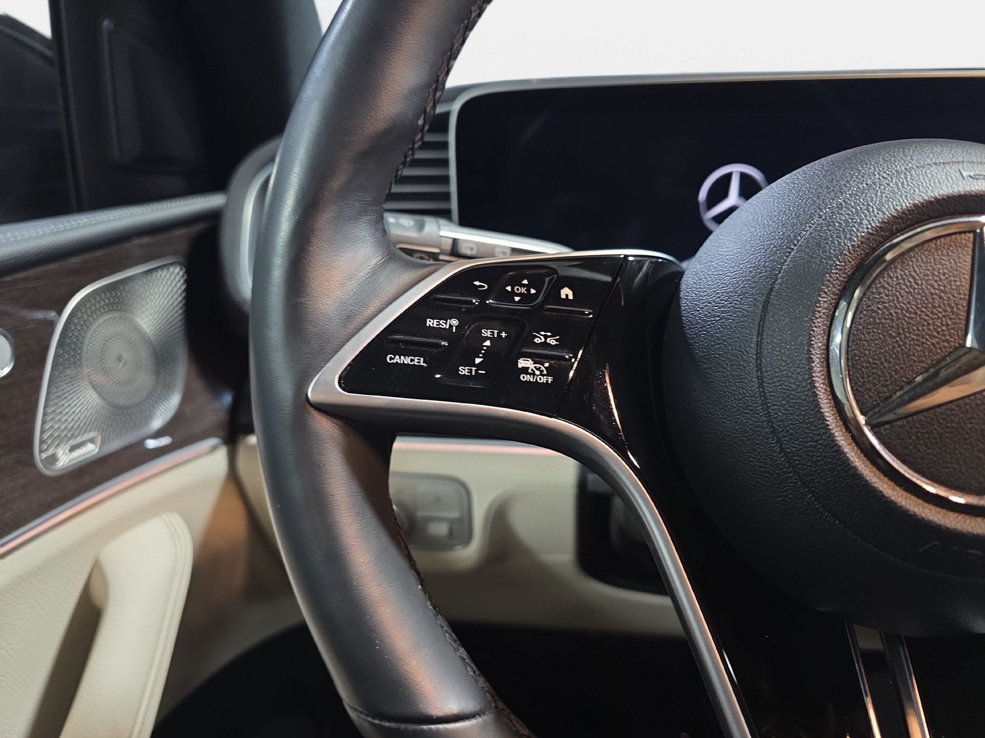 Used 2024 Mercedes-Benz GLE 450 4MATIC image 17
