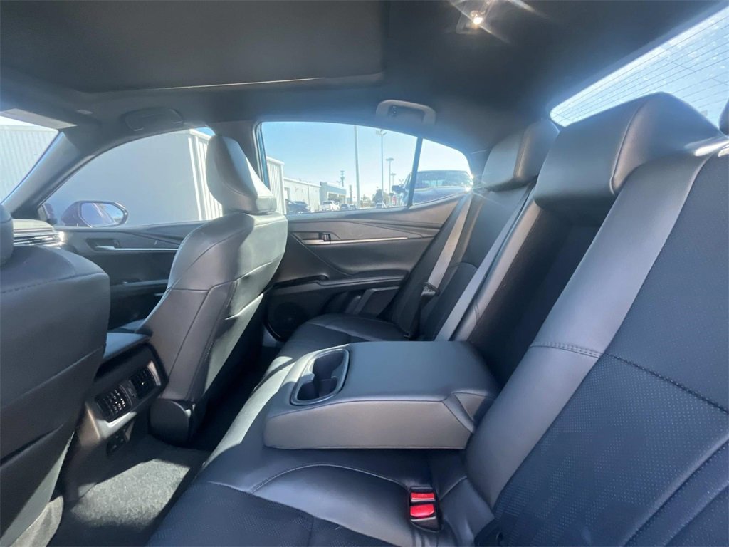 Used 2025 Toyota Camry XSE image 13