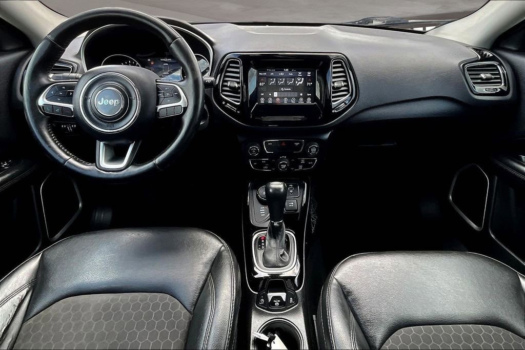 Used 2018 Jeep Compass Latitude w/ Popular Equipment Group image 17