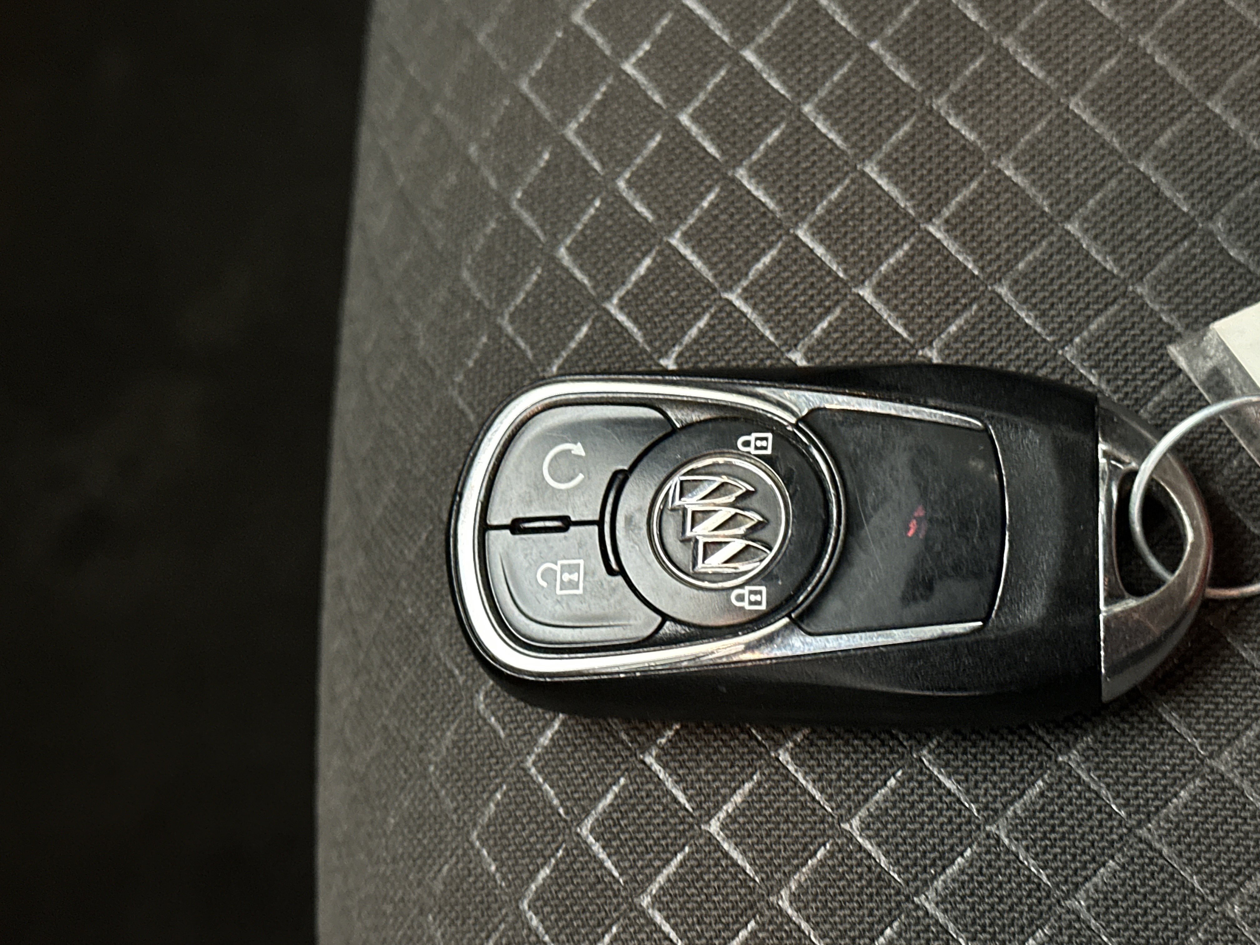 Used 2020 Buick Encore Preferred image 38