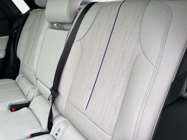 New 2027 Cadillac Lyriq Luxury w/ LPO, Floor Liner Package AWD/4WD image 12