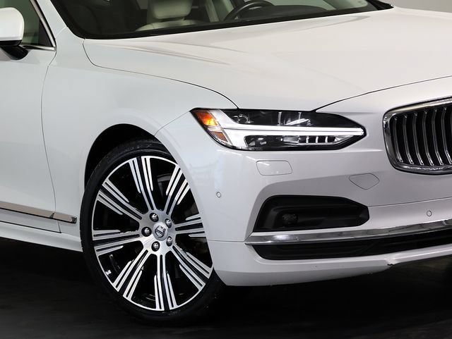 Used 2023 Volvo S90 B6 Plus AWD/4WD image 8