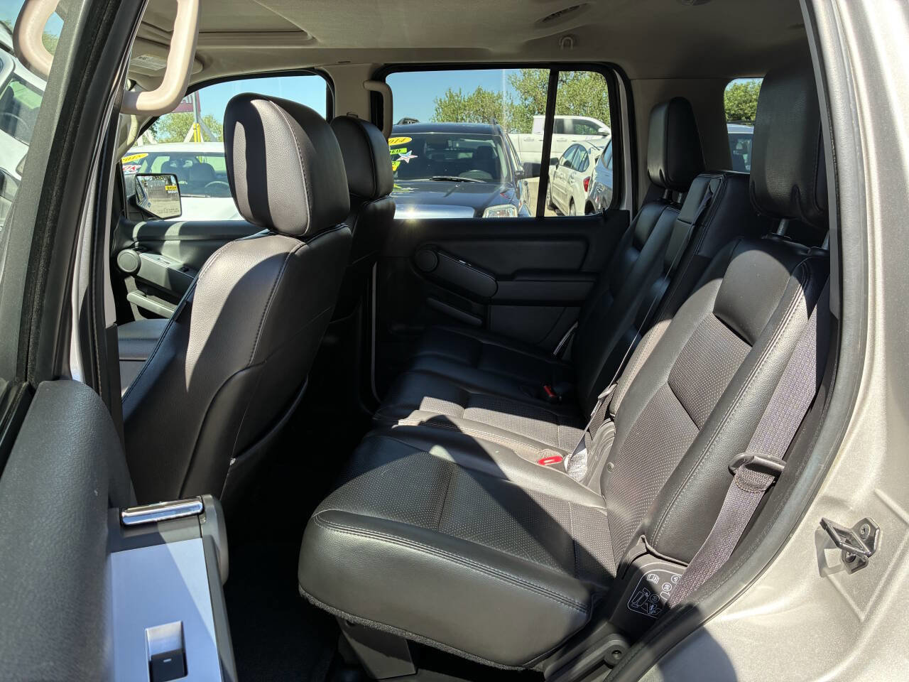 Used 2007 Mercury Mountaineer Premier image 4