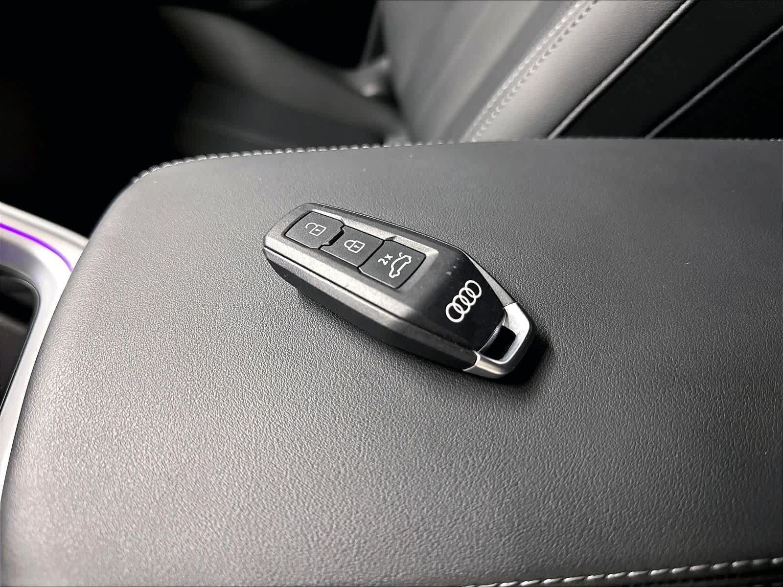 Certified 2025 Audi Q5 Premium w/ Convenience Package AWD/4WD image 13