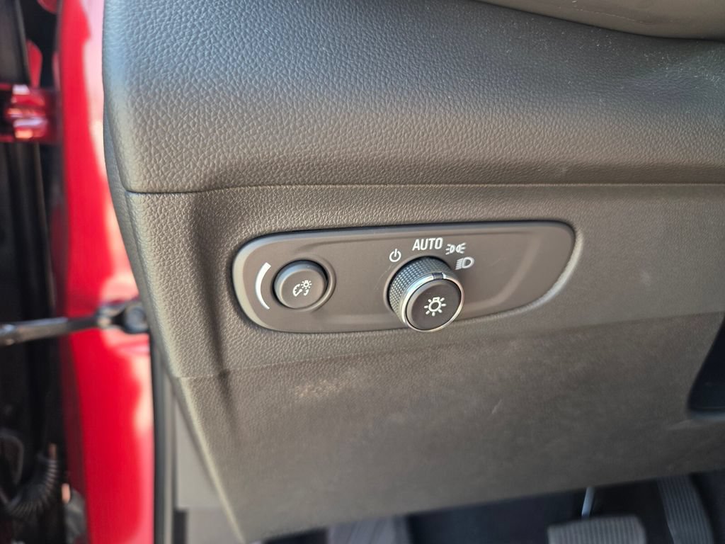 Used 2023 Buick Envision Essence AWD/4WD image 23