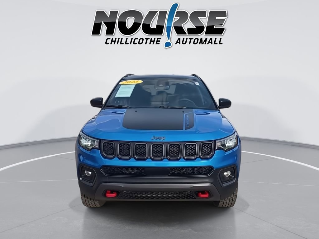 Used 2023 Jeep Compass Trailhawk w/ Trailhawk Convenience Group AWD/4WD image 3